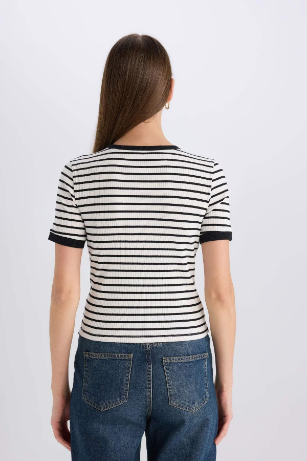 Resim Defacto Kadın Kısa Kol T-shirt C2566AXBK81