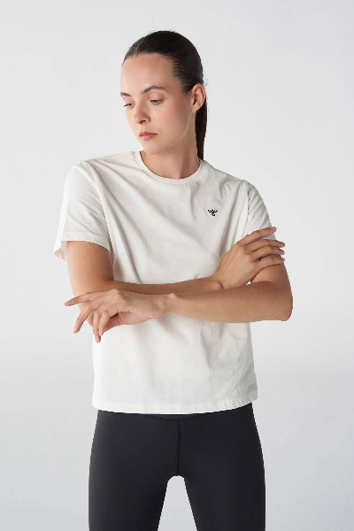 Resim Hummel Hmlt-Ic Icona Regular  Kadın T-shirt 911867-9003