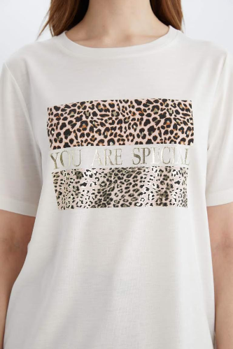 Resim Defacto Kadın Kısa Kol T-shirt D8925AXER138